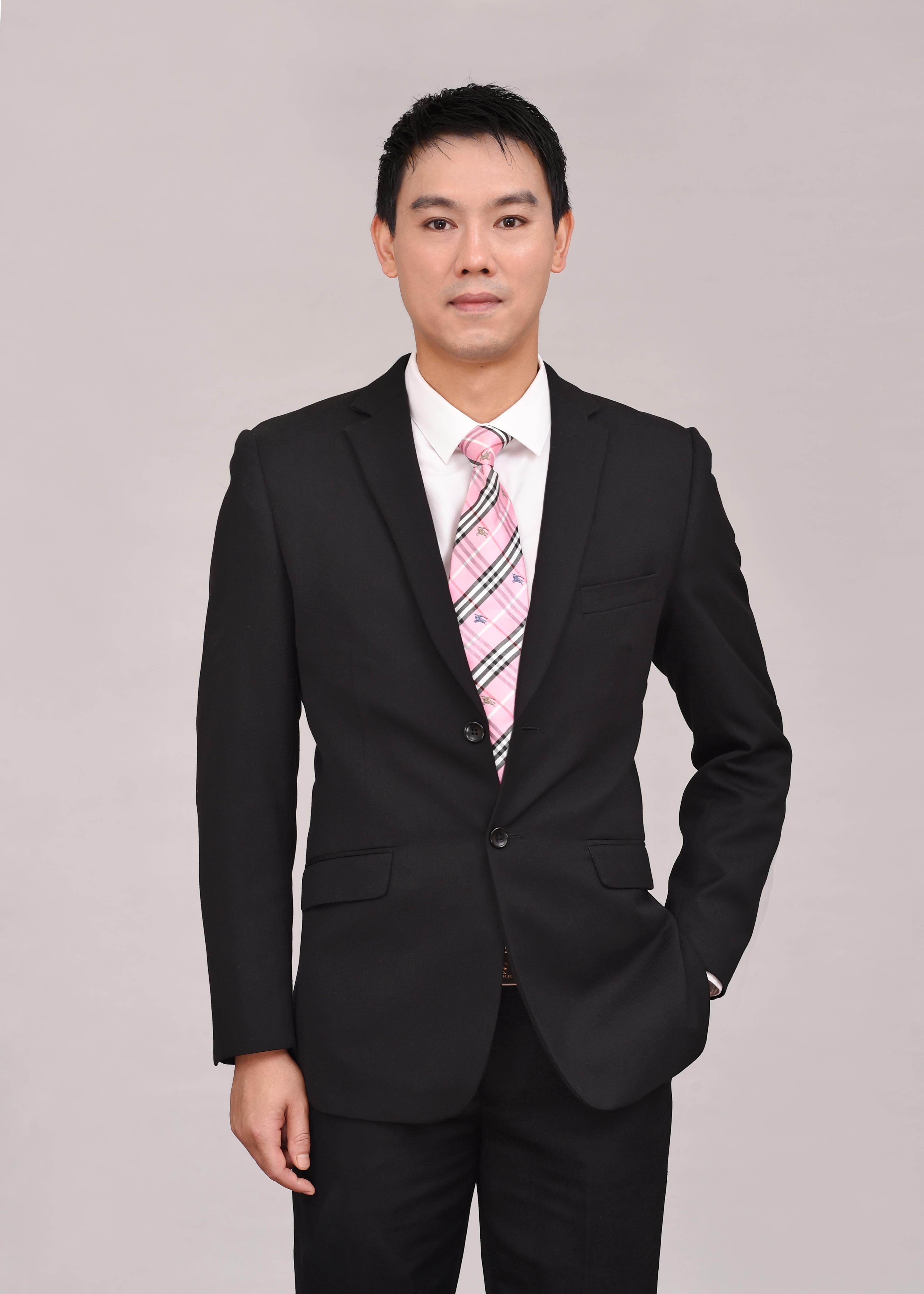 且华威 后期制作总监